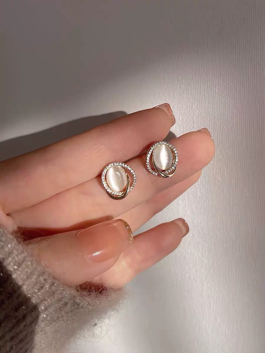 Renewal Power Moonlight Earrings
