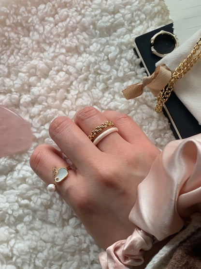 Renewal Power Leap Bunny Ring