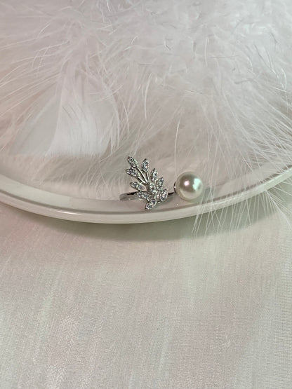 Harmony Power Peacock Feather Pearl Ring