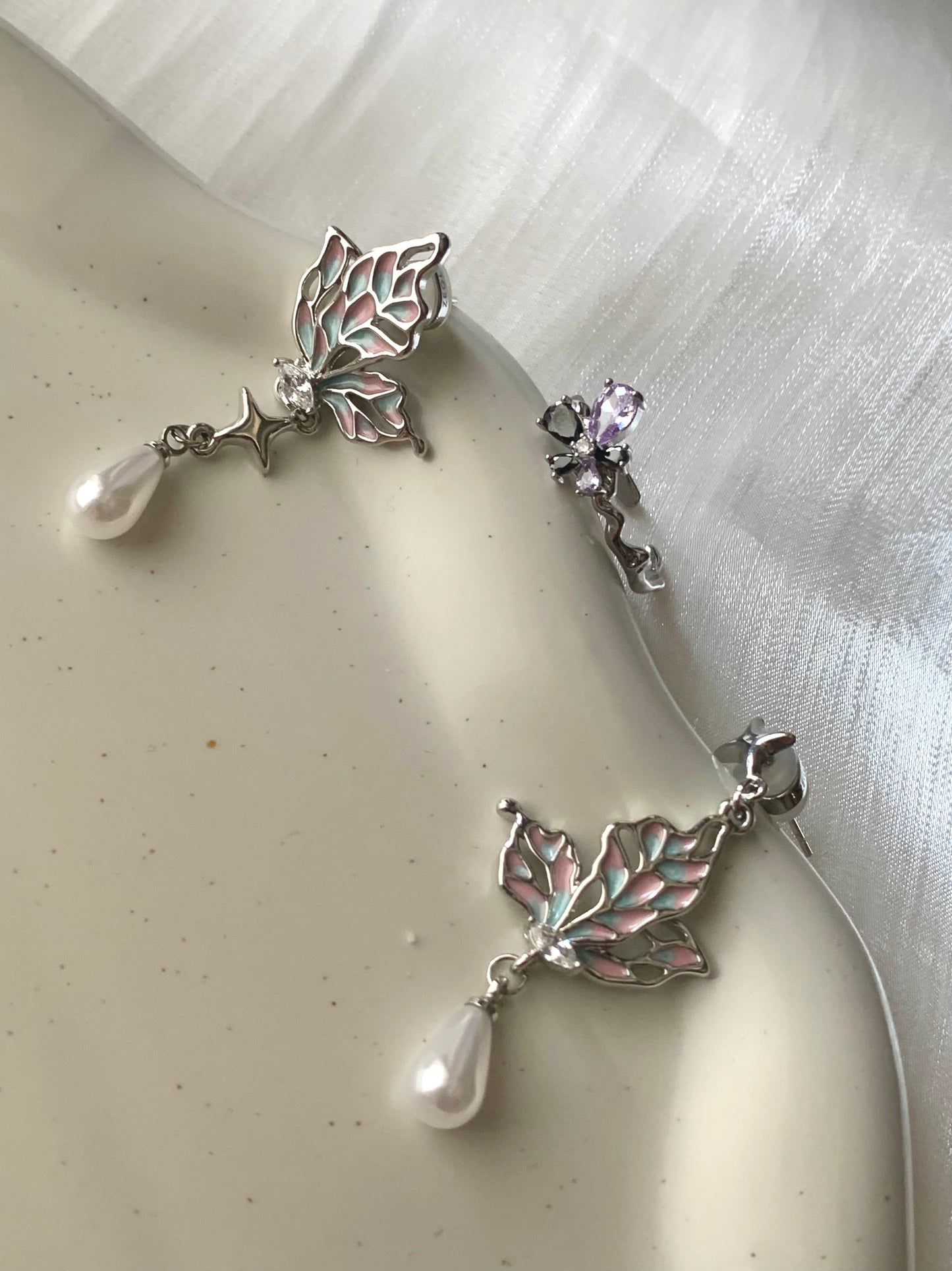 Dream Power Pearl & Butterfly Drop Earrings
