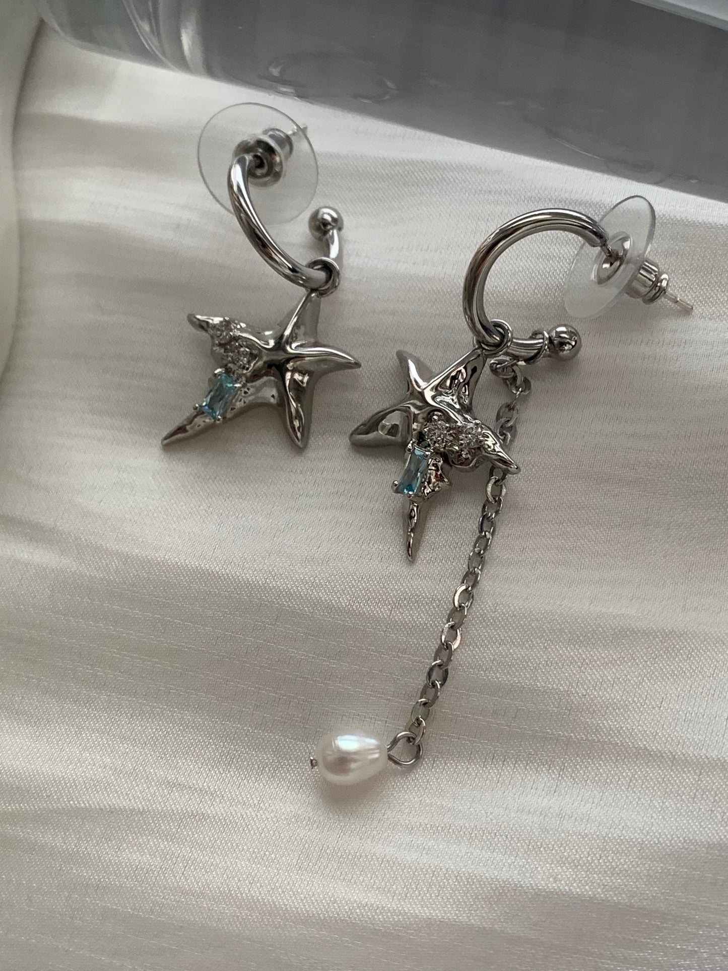 Renewal Power Starfish Asymmetric Pearl Drop Earrings