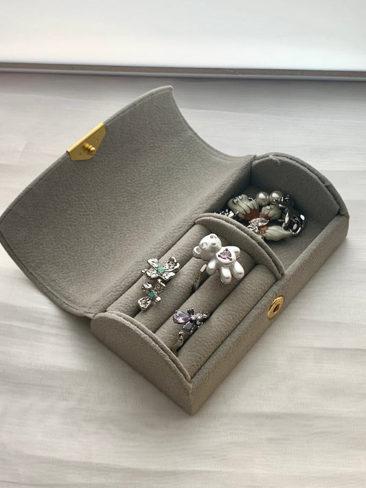 Flip-top Portable Jewelry Organizer
