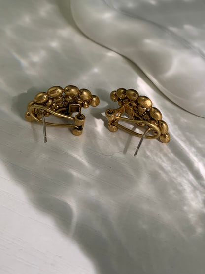 Spirit Power Retro Golden Earrings, a statement piece for fashion-forward individuals.